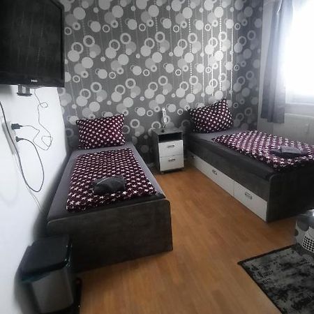 2 Bettzimmer Zentrumsnah Apartment แอร์ฟวร์ท ภายนอก รูปภาพ