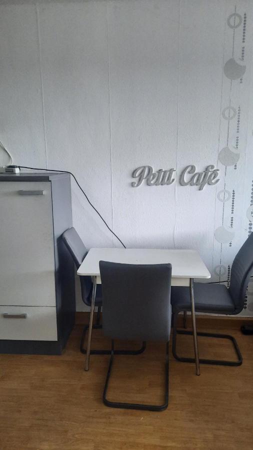 2 Bettzimmer Zentrumsnah Apartment แอร์ฟวร์ท ภายนอก รูปภาพ